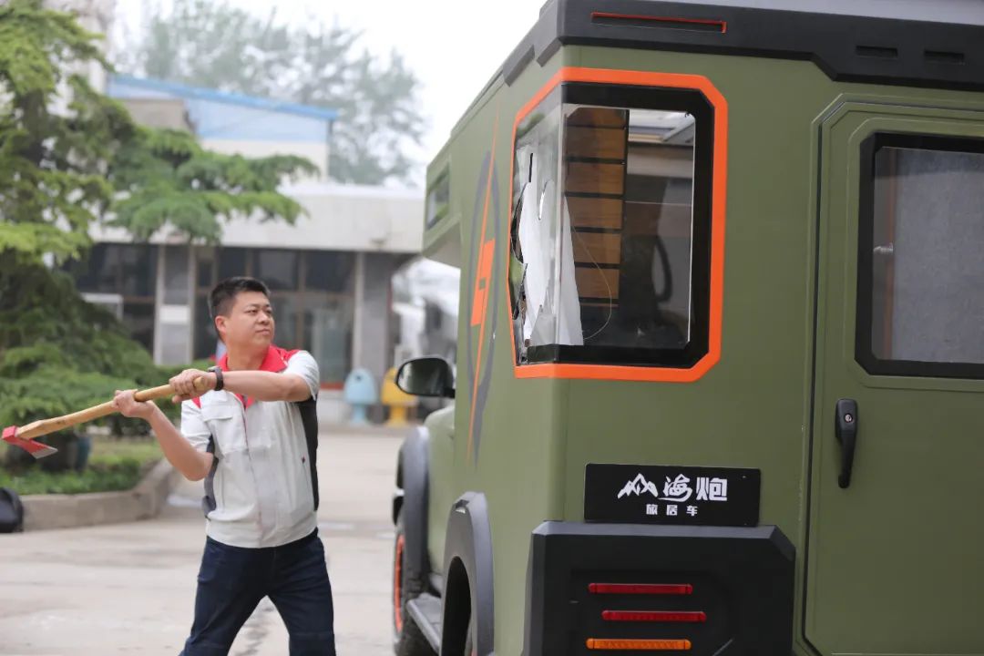 砸掉山海炮旅居車(chē)，覽眾房車(chē)究竟在搞什么？