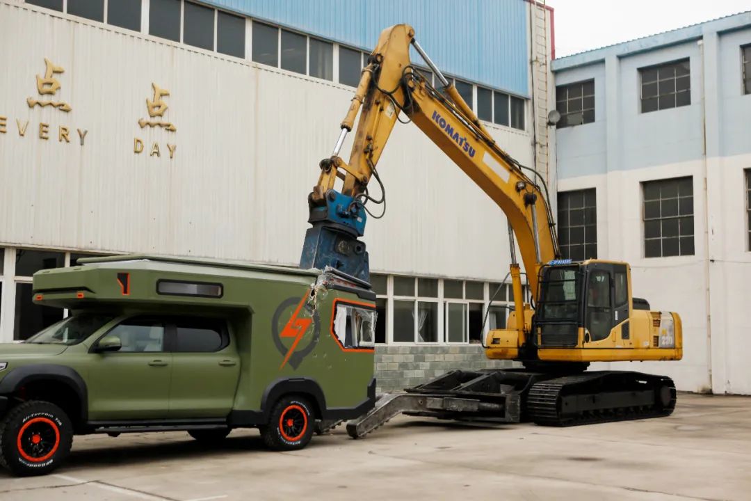 砸掉山海炮旅居車(chē)，覽眾房車(chē)究竟在搞什么？
