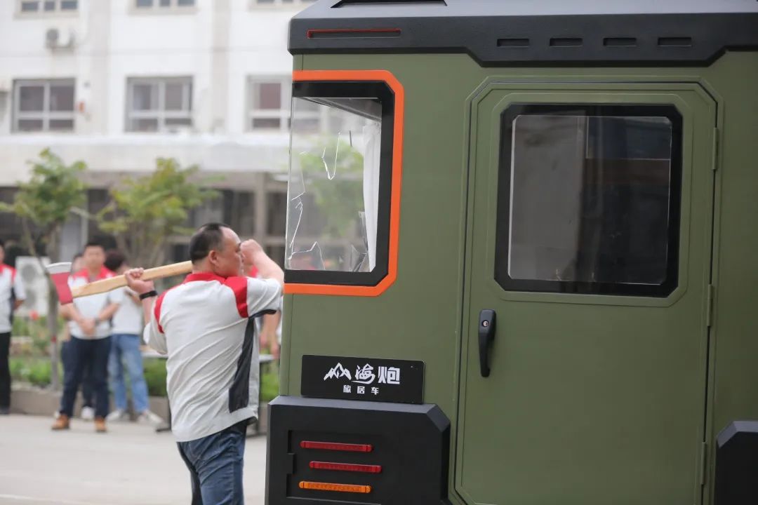 砸掉山海炮旅居車(chē)，覽眾房車(chē)究竟在搞什么？